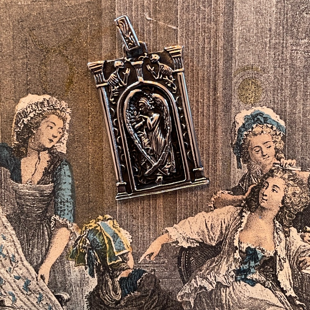Momento Mori Pendant